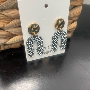 Kinsley Armelle Earrings